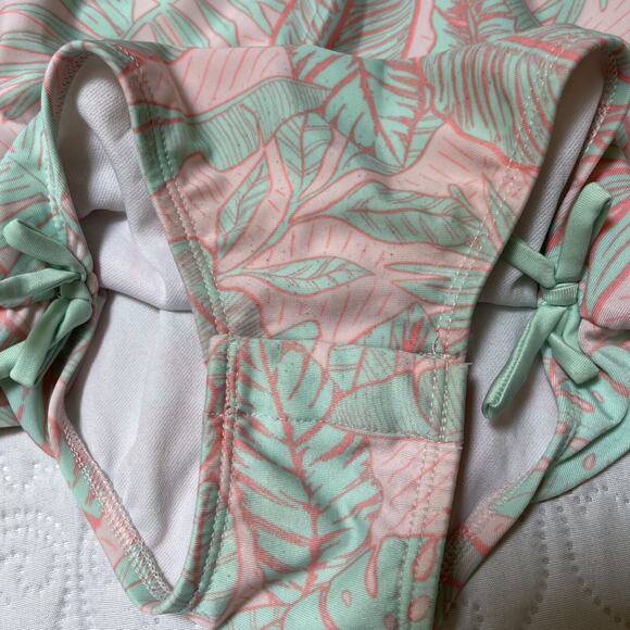 Cat & Jack One Piece Rash Guard Swim Suit 3T - Picture 4 of 6